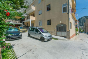  Apartment Goge  Омиш